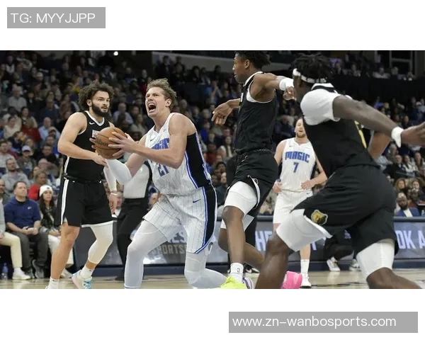 克莱回忆灰熊恶行22年季后赛致队友胳膊肘骨折的惨痛经历